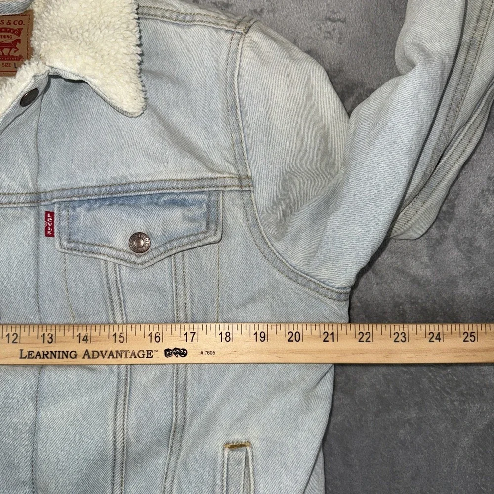 Levi's Women's Sherpa Lined Trucker Jacket Size L Blue Denim‎ Vintage Look